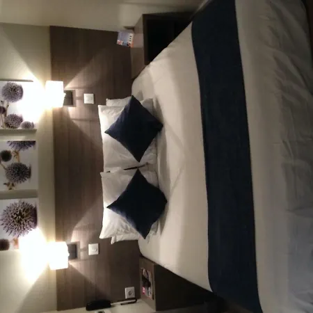 Kyriad - Geneve Hotel 3*