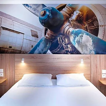 Kyriad - Geneve Hotel 3*